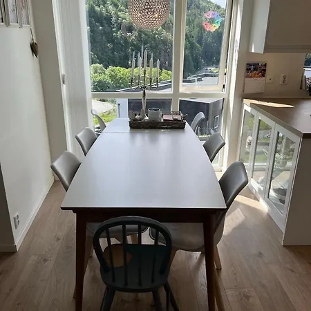 Fantastic Family House For 9 People Marland