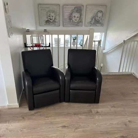Fantastic Family House For 9 People *