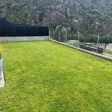 Fantastic Family House For 9 People *
