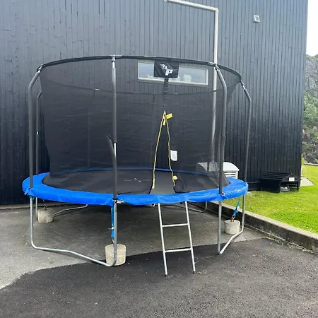 Holiday home Fantastic Family House For 9 People Marland
